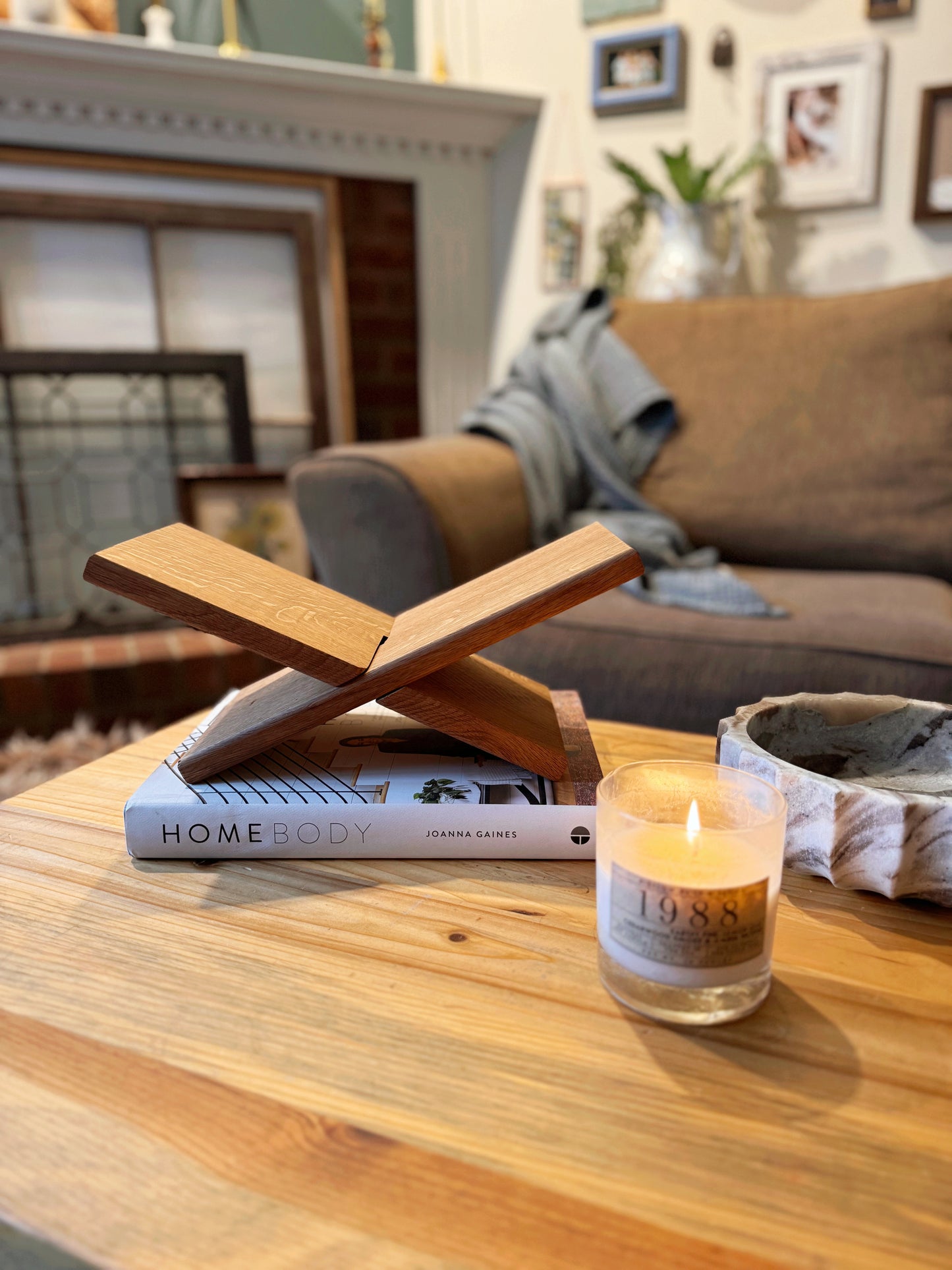Coffee Table Book Holder - Thin